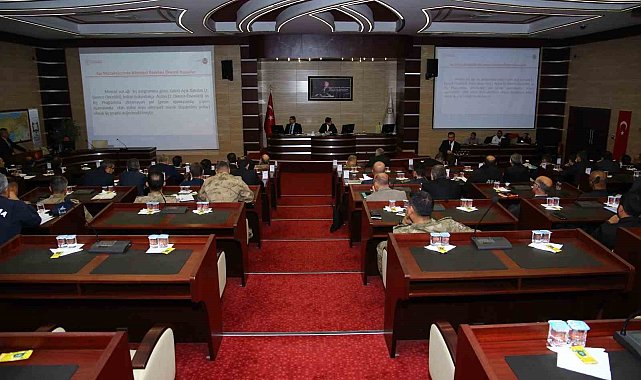 Kar ve buzla mücadele için toplandılar