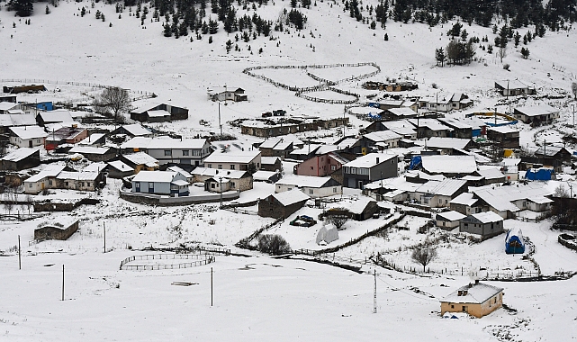 Kars'ta kar ve soğuk etkili oluyor