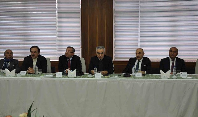 Kars'ta 'Yeni Anayasa' konuşuldu
