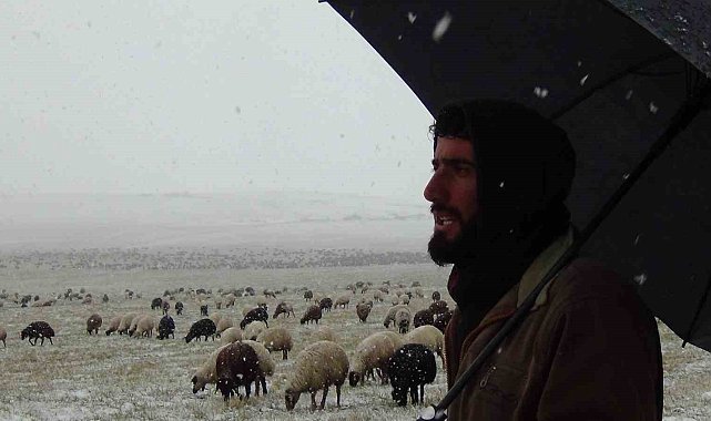 Kars'ta göçerlerin zorlu yolculuğu başladı