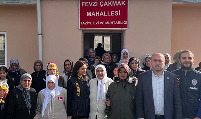 Kars'ta polis dolandırıcılara karşı kadınları bilgilendiriyor