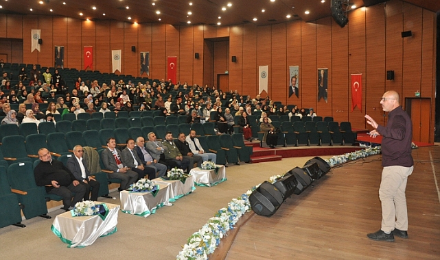 KAÜ&#039;de &quot;Kudüs&#039;e Uyanmak&quot; konferansı düzenlendi