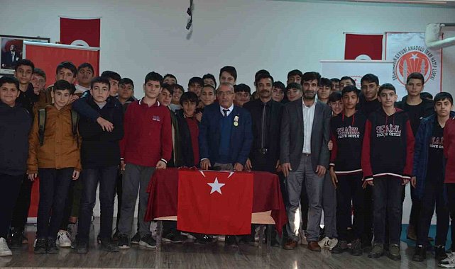 Kıbrıs gazisi Yıldırım, öğrencilere hatıralarını anlattı