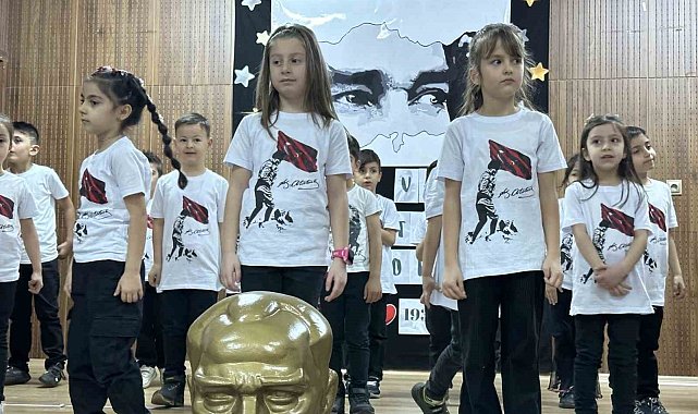 Kültür Kurumu İlkokulu öğrencileri Atatürk'ü andı