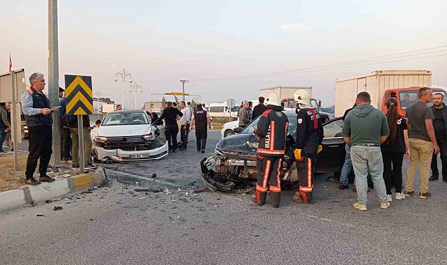Malatya'da iki otomobil çarpıştı: 3 yaralı