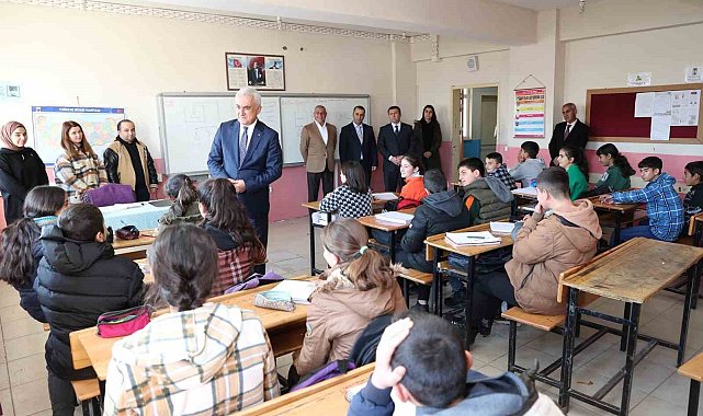Muş Valisi Çakır, Bulanık'ta incelemelerde bulundu