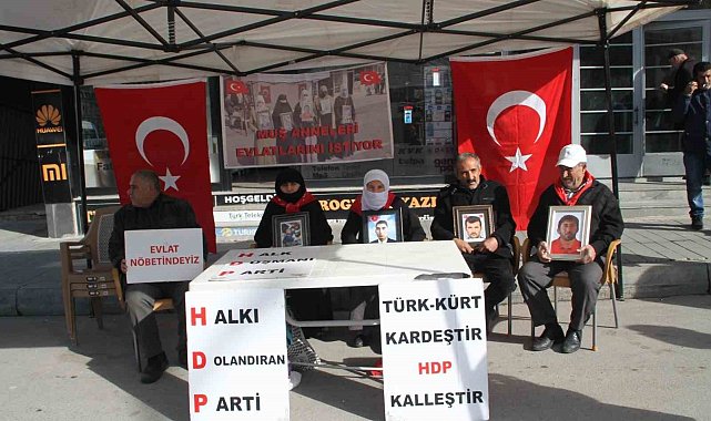 Muş'ta ailelerin eylemi devam ediyor