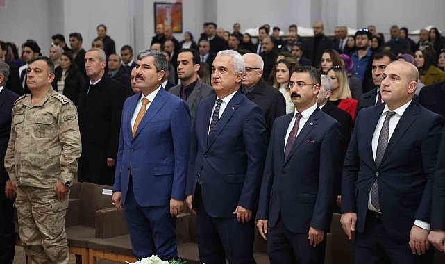 Muş'ta "24 Kasım Öğretmenler Günü" kutlandı