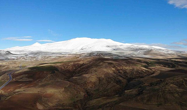 Nemrut Kalderası beyaz gelinliğini giydi