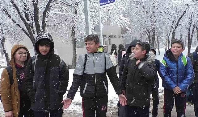 Öğrenciler evlerine gitmekte güçlük çekti
