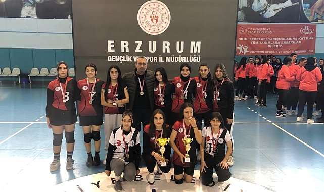 Oltulu kız hentbol takımı il birincisi