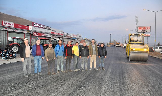Pasinler Sanayi esnafından asfalt teşekkürü