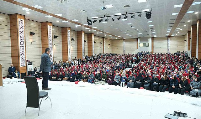 "Aile İçi İletişim" söyleşisi gerçekleştirildi