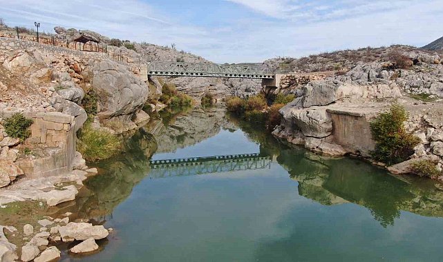 Roma dönemine ait tarihi köprü turizme kazandırılmayı bekliyor