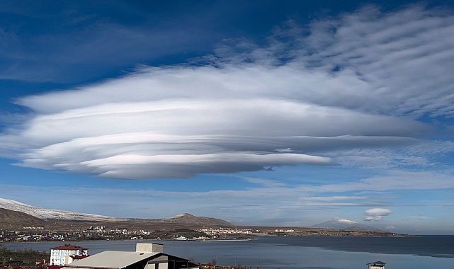 Tatvan'da mercek bulutu oluştu
