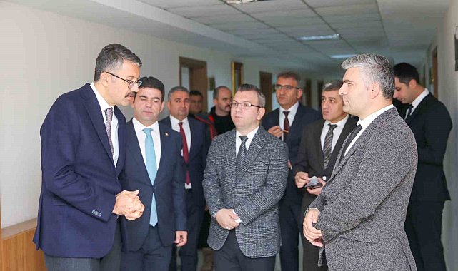 Vali Çelik, eğitimcilerle bir araya geldi