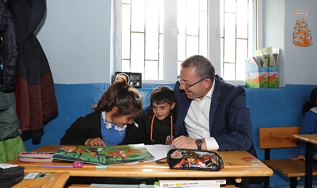 Vali Polat, öğrencilerden kitap okumalarını istedi