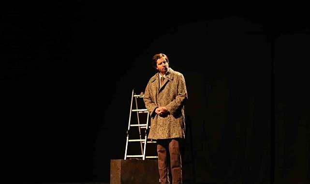 Van Büyükşehir 'Ben Feuerbach' tiyatro oyununu sanatseverler buluşturdu