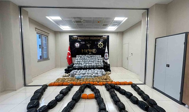 Van'da 1 ton 150 kilogram toz esrar ele geçirildi