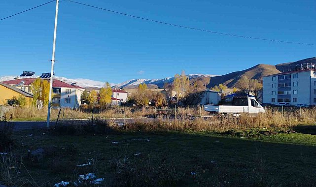 Varto&#039;nun yüksek kesimlerine beklenen kar yağışı başladı