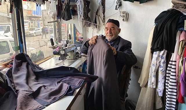 Yanık sesli Yasin Dede TRT Kars Radyosu'nu anlattı