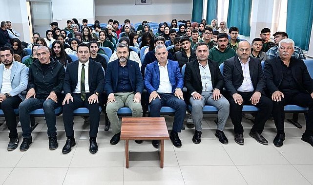 Yeşilyurt'ta öğrencilere hazırlık seti hediye edildi