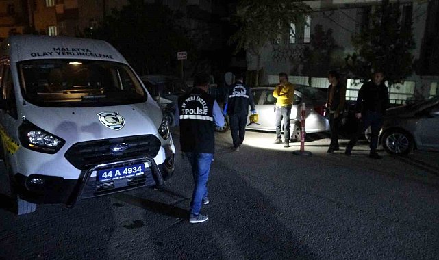 Yolda yürürken silahla vuruldu