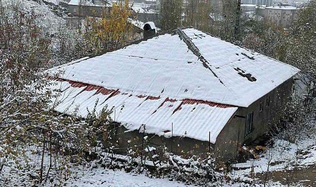 Yüksekova beyaza büründü