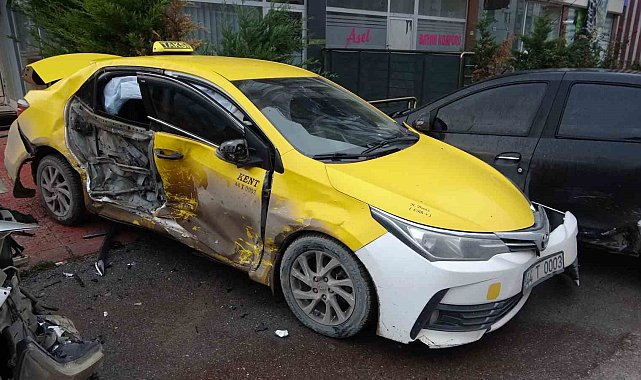 3 aracın karıştığı kazada 1 kişi yaralandı