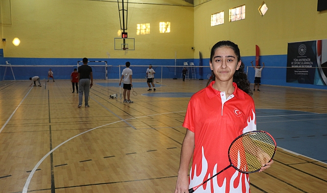 Ağrı'da yaygınlaşan badminton sporu beraberinde başarıyı da getiriyor