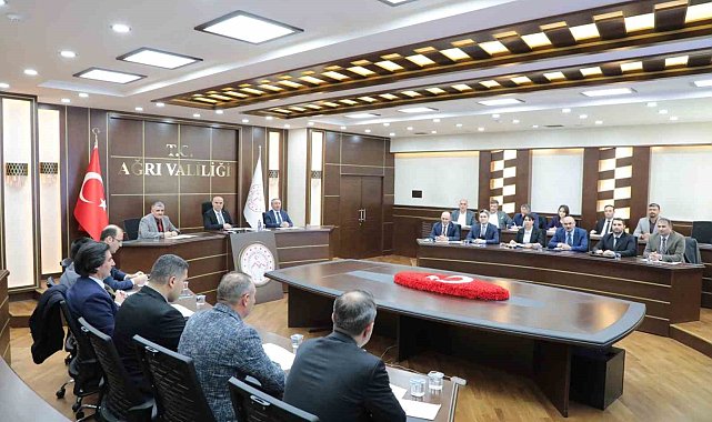 Ağrı Valisi Koç, turizm ve trafik toplantıları yaptı