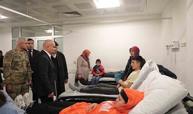 Ağrı'da öğrenci servisi kaza yaptı; 2'si ağır 21 yaralı