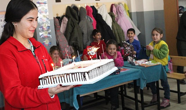 Ağrı'da okuma yazma öğrenen miniklerden Kızılay'a anlamlı mektup