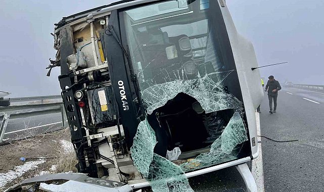 Ağrı'da sis kazayı beraberinde getirdi: 19 yaralı