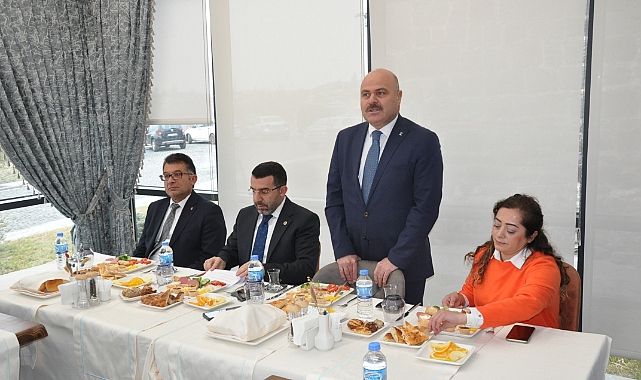 AK Parti Kars teşkilatı basınla buluştu