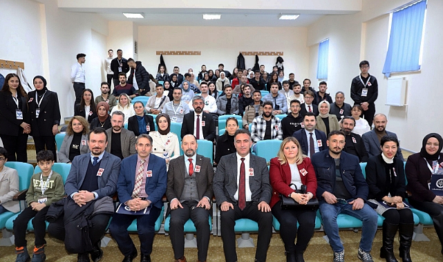Ardahan'da "Dede Korkut Destanlarında Tarihi Coğrafya" konferansı düzenlendi