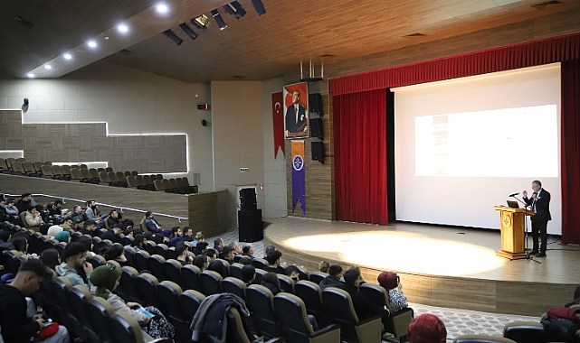 Ardahan'da "Malazgirt Savaş Alanı Arkeolojisi" konferansı düzenlendi