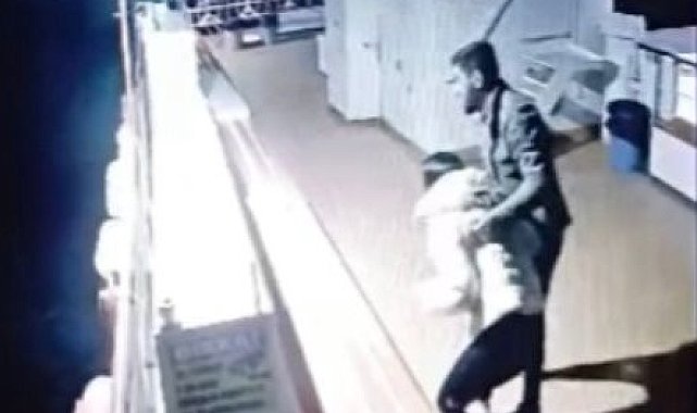 Arkadaşı ile tartıştıktan sonra feribottan kendini suya attı