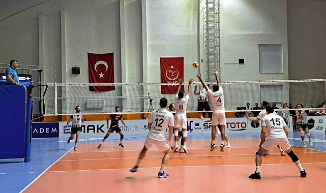 AXA Sigorta Efeler Ligi: TÜRŞAD: 3 - Akkuş Belediyespor: 1