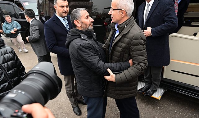 Bakan Uraloğlu'ndan şehit Emre Taşkın'ın ailesine taziye ziyareti