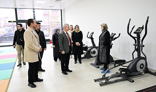 Başkan Çınar, Yeşiltepe Aile Danışmanlık ve Spor Merkezi'ni inceledi