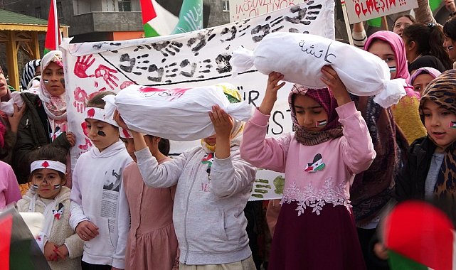 Bitlis'te kadınlar ve çocuklar Filistin için yürüdü