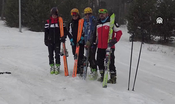 Cıbıltepe Kayak Merkezi'nde dağ kayakçıları sezonu açtı