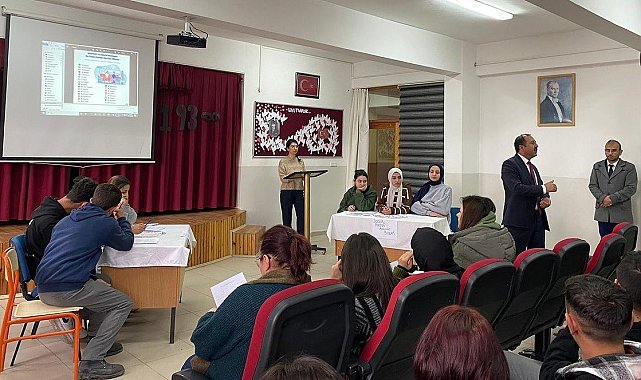 Çıldır ÇPL'de sosyal medya temalı münazara
