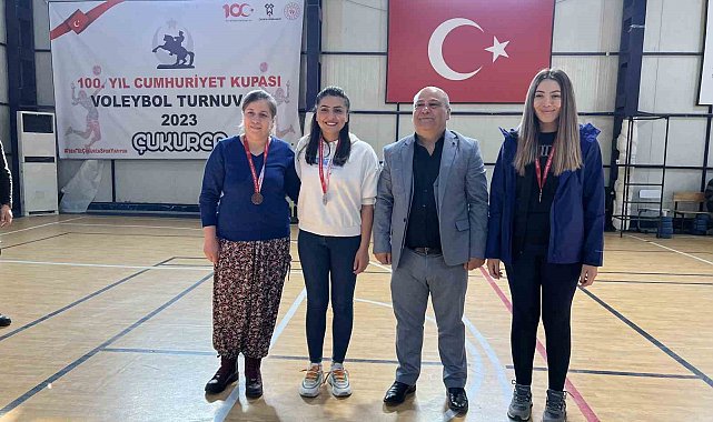 Çukurca'da spor etkinliklerinde bu sefer şalvarlı kadınlar yarıştı