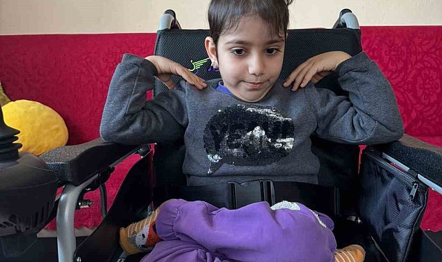 Doğuştan engelli Rabia akülü sandalye ile dışarıya çıkabilecek