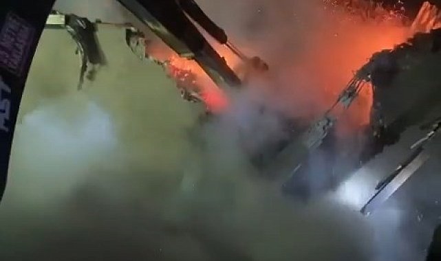 Elazığ'da 100 ton saman ve arpa kül oldu