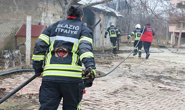 Elazığ'da depo yangını