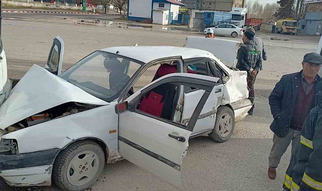 Erciş'te zincirleme trafik kazası: 2 yaralı