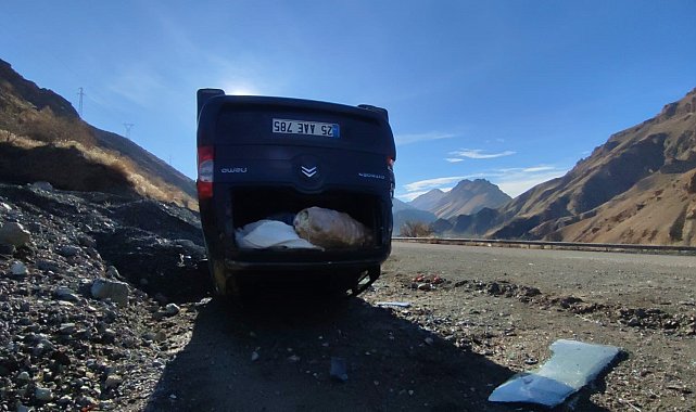 Erzurum-Artvin yolunda araç takla attı